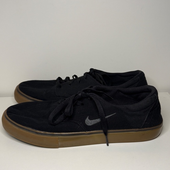 Nike SB Clutch Black Gum Skate Shoes Mens 11.5 Sneakers 729825-004 - Picture 2 of 8